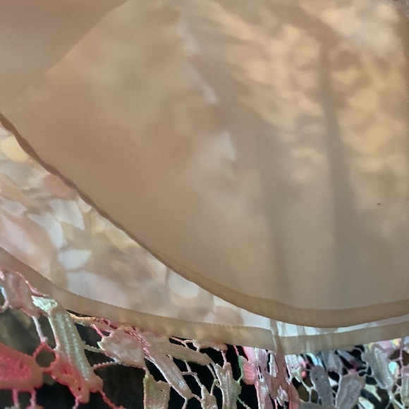 Elie Tahari dress. Woman’s size 2 small. Lace overlay. - Picture 6 of 8